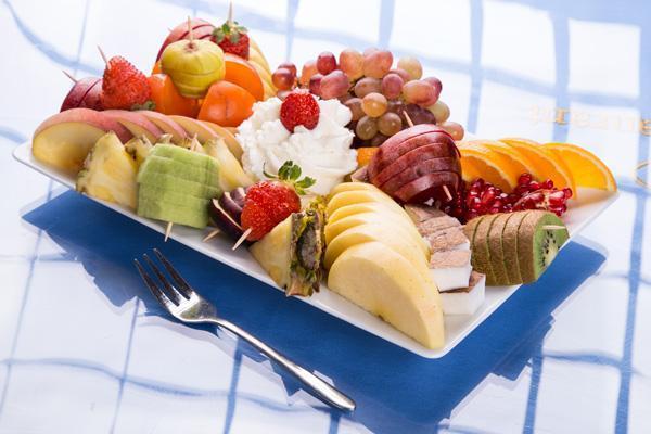 چرا مصرف میوه در میان وعده مهم است؟ چرا مصرف میوه در میان وعده مهم است؟